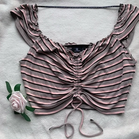 Volcom Ruffle Ribbed Crop Top - Picture 1 of 9